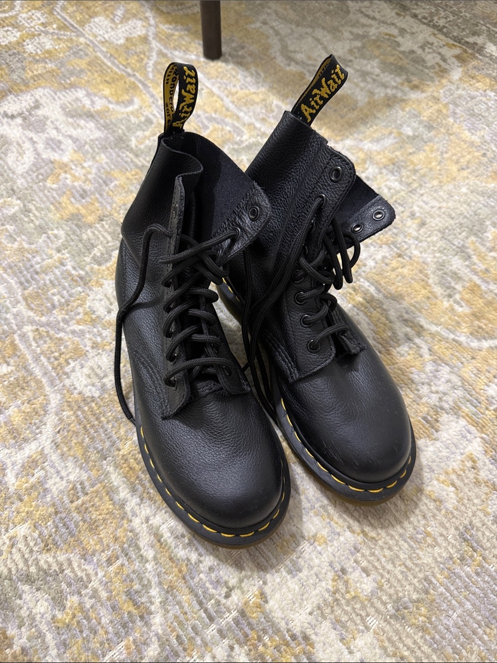 Dr. Martens Black women Lace-Up Boots with Yellow Stitching pascal